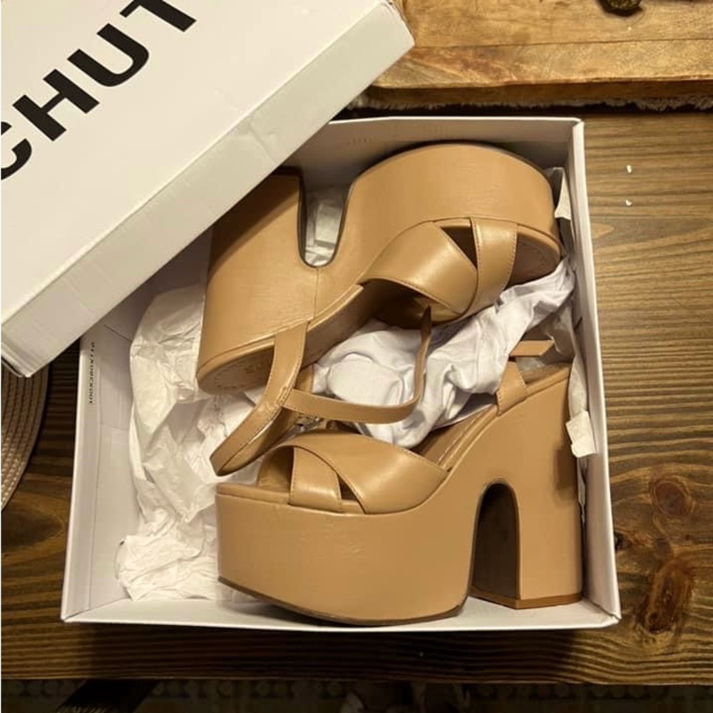 Schultz leather platform shoes size 8